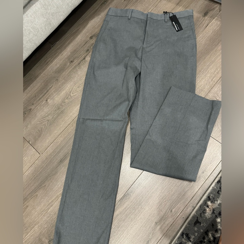 Brand new with tags express stretch cotton dress pants. Beautiful gray 32/34